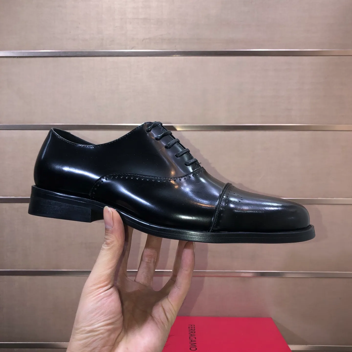 Men's shoes 💰540💰 [Ferragamo/Ferragamo] The latest model from the counter. Original imported high-quality cowhide with open sides + imported 🐂 cowhide lining + original luxury metal buckle + original combination outsole. Comparison is stress-free 38–45 (45 is custom-made and cannot be returned or exchanged)